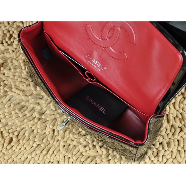 Chanel A01112 Brevetti Flap Bag In Pelle Nera Con Hardware Argen