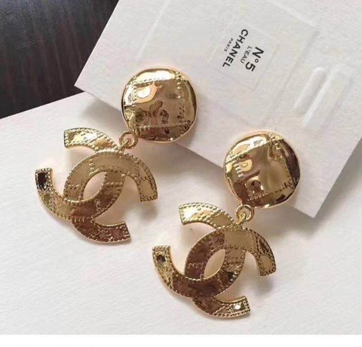 Chanel Earrings 5695