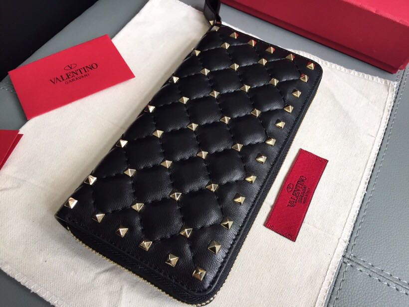 Valentino Garavani Rockstud leather wallet 01329 black