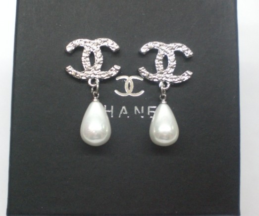 Cheap Chanel CC Logo Pearl Earrings 00120
