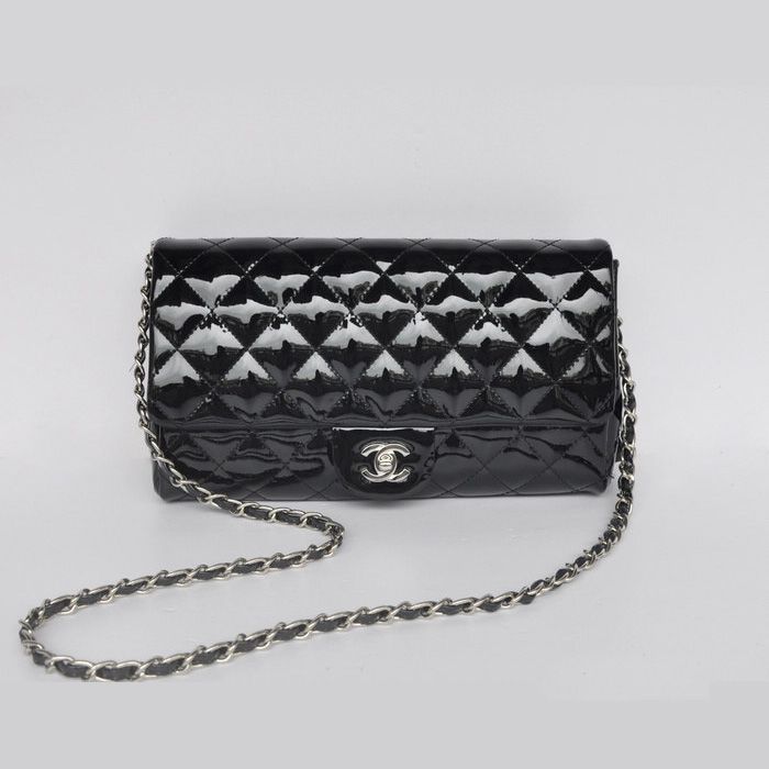 Chanel Flap bag A58036 vernice nera con hardware argento